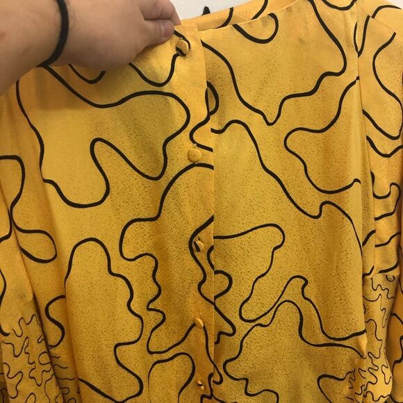 Suzie Lee Blouse Skirt Abstract Print Flower Yellow Black 2 Piece Silk M NWT - Picture 5 of 6